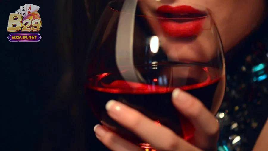 Tìm hiểu quý bà say rượu b29